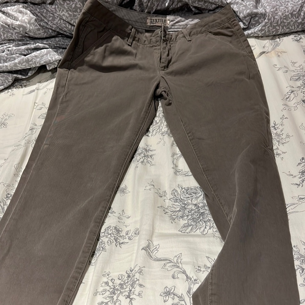 Elizabeth and James brushed twill (soft) green khaki pants